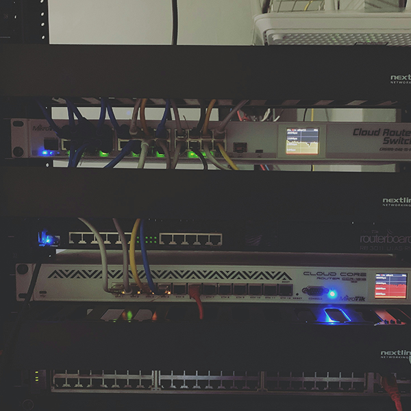 Servidores e Infraestrutura de Rede